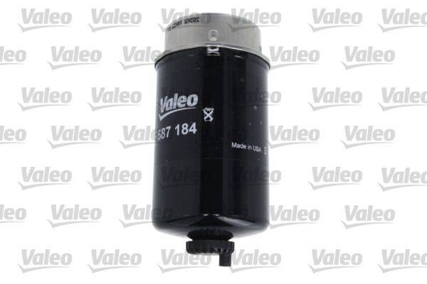 Ein schwarzer Valeo-Ölfilter mit dem Text '5687 184' und 'Made in USA', der auf seinem Gehäuse sichtbar ist. Das Markenlogo wiederholt sich im Hintergrund.