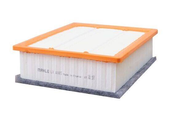 Ein Autoluftfilter mit orangefarbenem Rahmen und weißem Wellenpapier, beschriftet mit 'MAHLE LX 4085 Made in France'.