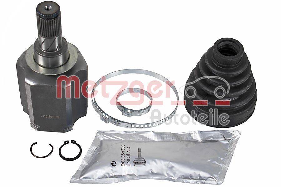 Ein Kardangelenk-Reparatursatz mit einem Metalljoint, Gummimanschette, Schellen und einer Fettpackung. Im Hintergrund das Logo von 'Metzger Autoteile'.