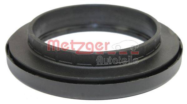 Eine schwarze Gummidichtung für Kraftfahrzeuge mit aufgedrucktem 'Metzger Autoteile'-Schriftzug.