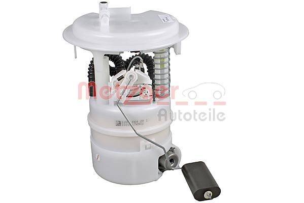 Kraftstoffpumpeneinheit, überwiegend weiß mit einer zylindrischen Form, weist spiralförmige Verdrahtung und ein schwarzes Schwimmerelement auf.