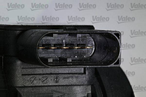 Fahrzeugverbinder der Marke 'Valeo' mit nummerierten Metallstiften in einem schwarzen Gehäuse.