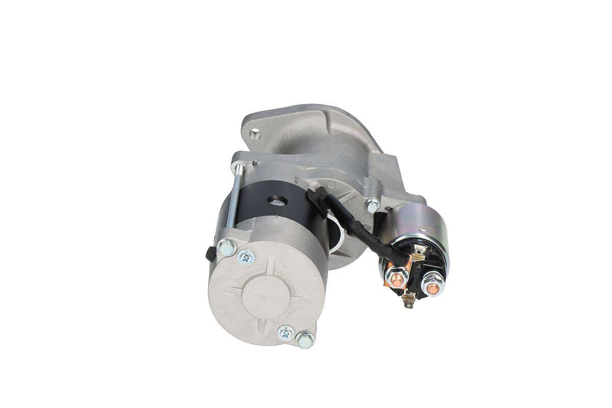 Ein grauer Anlasser mit Halterungen und elektrischen Anschlüssen, der üblicherweise zum Anlassen von Automotoren verwendet wird.