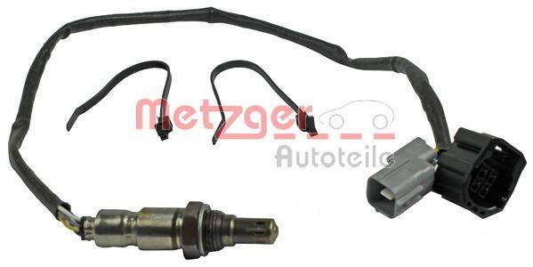 Sauerstoffsensor und Kabel von Metzger Autoteile, einer Autoersatzteilmarke. Ausgestattet mit Anschluss und Metallkomponente für den Automobilbereich.
