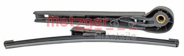 Metzger Autoteile' Scheibenwischer mit Metallfedern und Adapterclip, entwickelt für die Reinigung und Wartung von Autoscheiben.