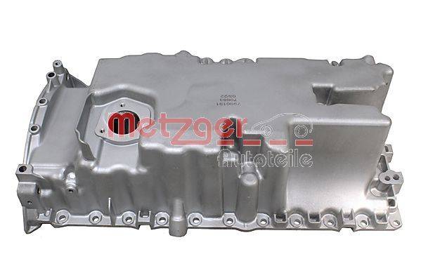 Ölwanne aus robustem Metall mit Schrauben entlang der Kanten und einem Markenlabel. Wird in Automotoren verwendet, um Öl zu sammeln und zu speichern.