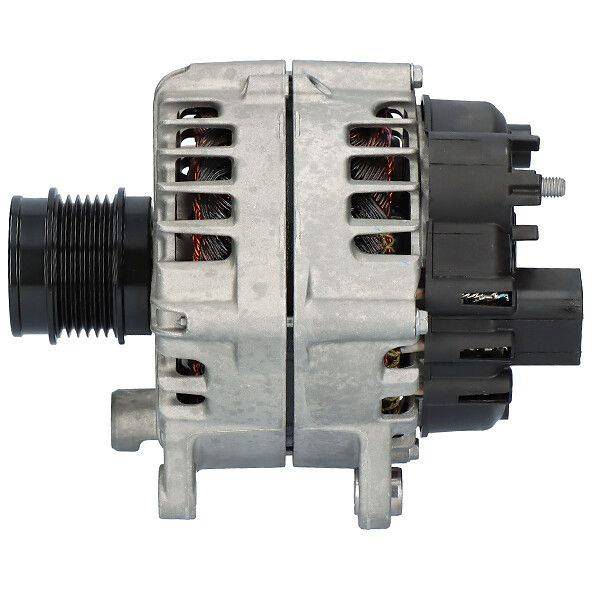Ein Automotive-Generator mit einem Metallgehäuse, mehreren Belüftungsöffnungen und einem schwarzen Riemenscheibe, der zur Stromerzeugung im Fahrzeug eingesetzt wird.