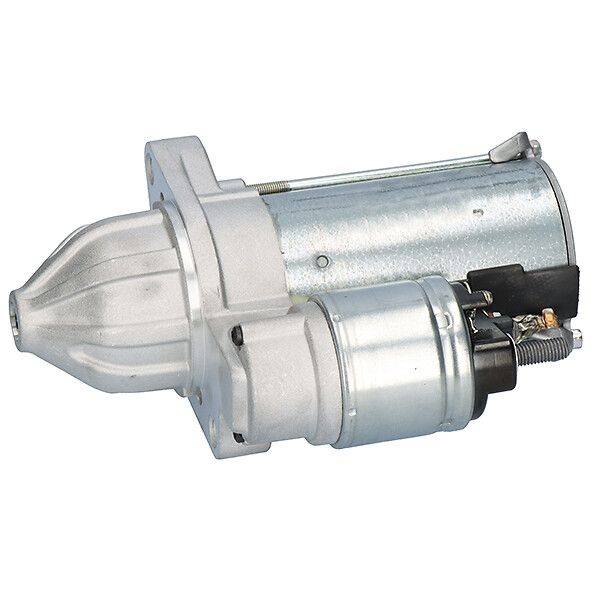 Ein metallischer Anlasser mit einem silbernen und grauen zylindrischen Körper, der an einem Ende Zahnräder und kleine elektrische Anschlüsse aufweist.
