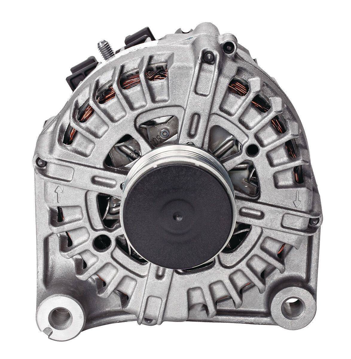 Ein silberner Anlasser mit einer kreisförmigen Vorderseite, an der sichtbare Kabel und Metallkomponenten die Funktion in Automobilmotoren verdeutlichen.