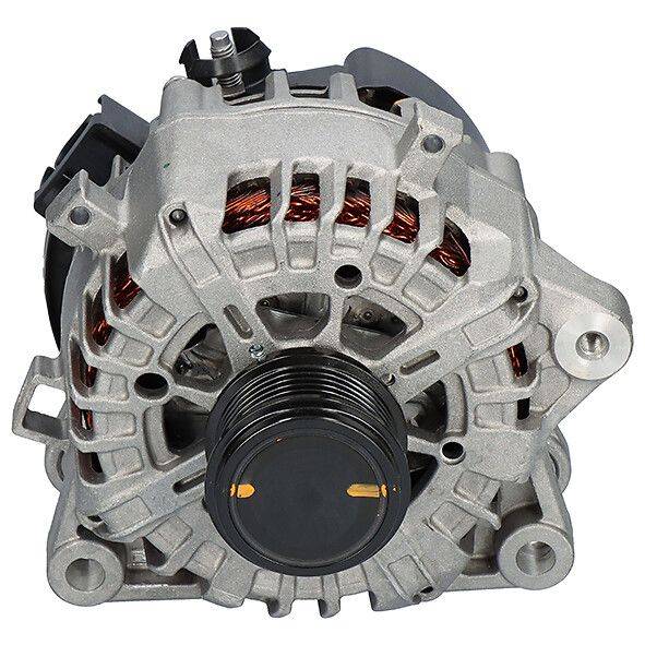 Ein Autolichtmaschinenalternator mit sichtbaren Kupferspulen, ausgestattet mit einem Metallgehäuse und mehreren Befestigungspunkten, der zur Erzeugung elektrischer Energie verwendet wird.