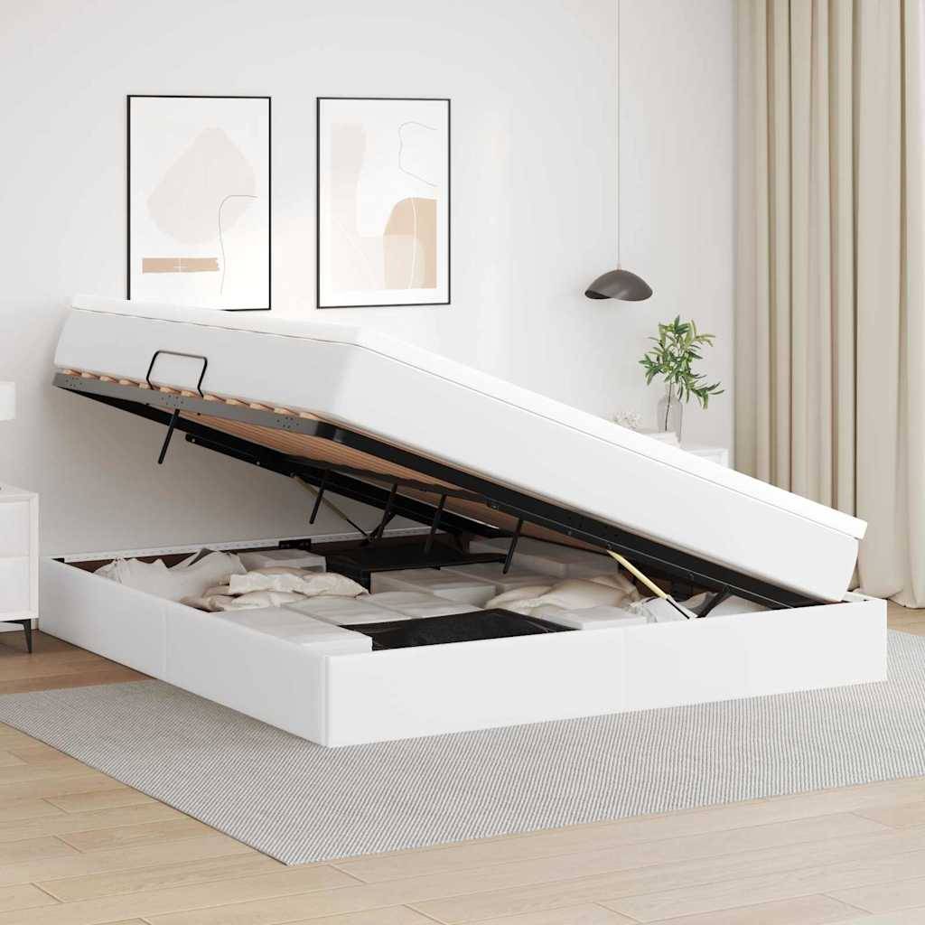 Ein stilvolles modernes Schlafzimmer zeigt ein weißes Stauraumbett mit einem angehobenen Matratze, die zusätzlichen Stauraum darunter offenbart, sowie Kunstwerke an den Wänden.