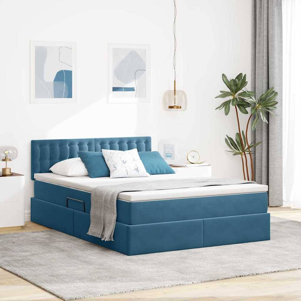 Ein modernes Schlafzimmer verfügt über ein petrolblaues gepolstertes Bett mit integrierten Schubladen für die Aufbewahrung, weiße und blaue Bettwäsche, abstrakte Wandkunst und eine Topfpflanze.