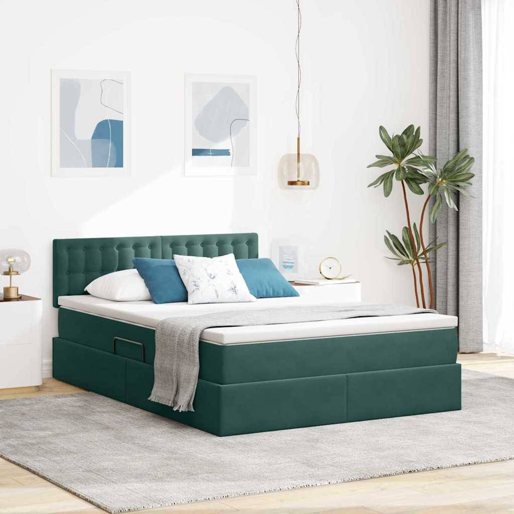Ein modernes Schlafzimmer verfügt über ein grün gepolstertes Bett mit weißer und blauer Bettwäsche, daneben eine große Pflanze und zwei hängende Pendelleuchten.