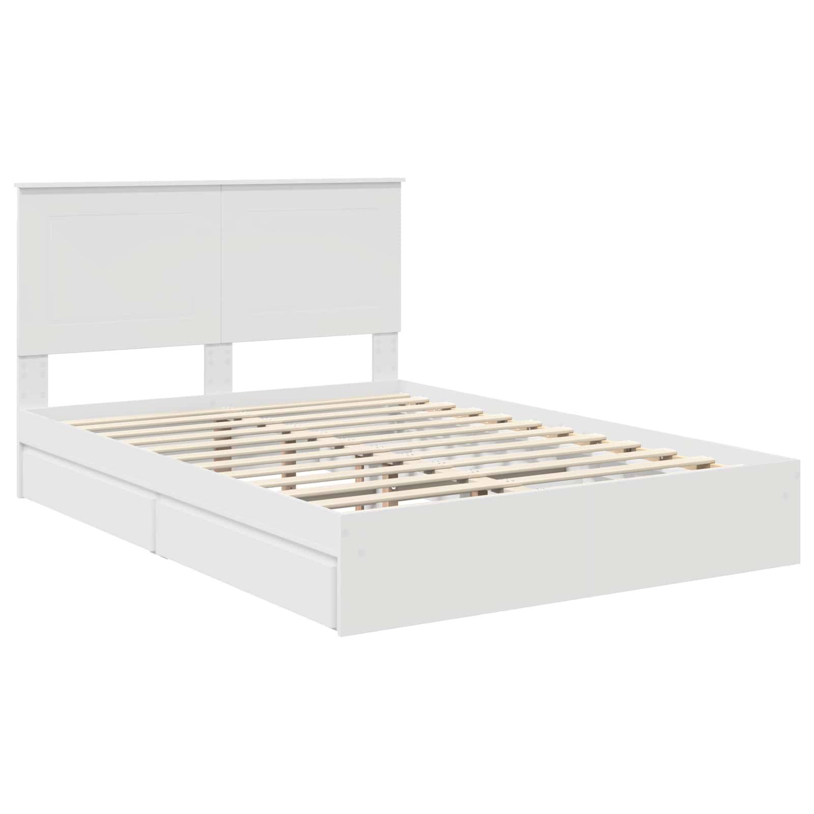 Weißer Bettrahmen mit Holzlatten, ausgestattet mit einem hohen rechteckigen Kopfteil und einem schlichten Design, vor einem weißen Hintergrund positioniert.