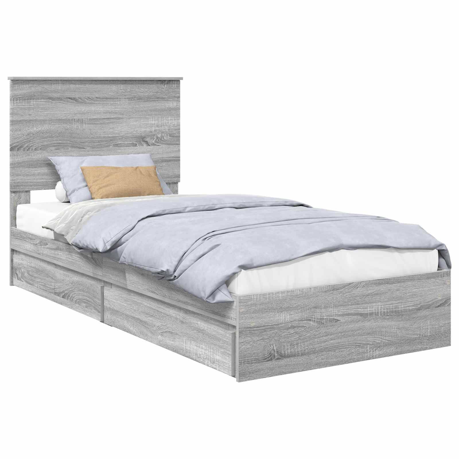 Ein graues Holzbett mit hohem Kopfteil, hellblaue Bettwäsche und weißen Laken. Ein beige Kissen ist in der Nähe des Bettkopfendes platziert.