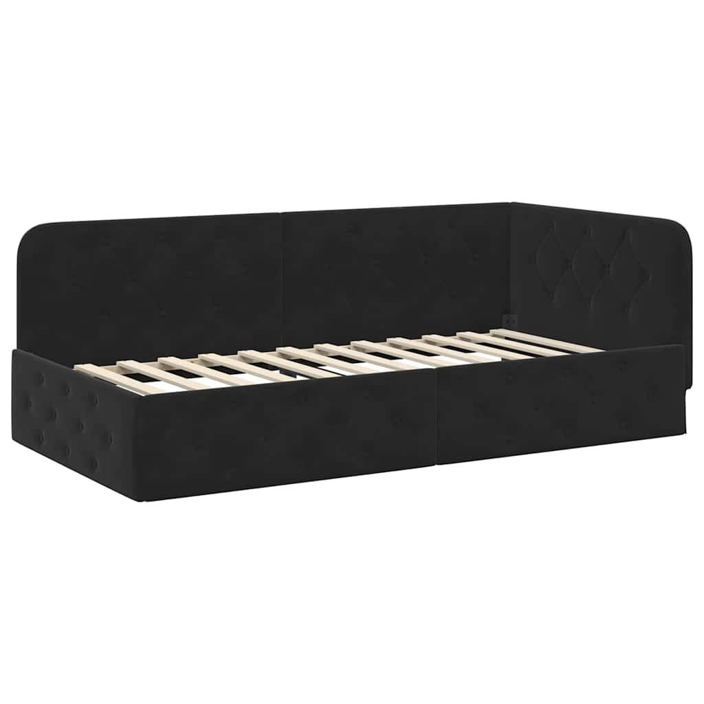 Ein schwarzes gepolstertes Tagesbett mit Knopfheftung, das einen Lattenrost aus Holz zeigt und sich ideal für kleine Räume oder Gästezimmer eignet.