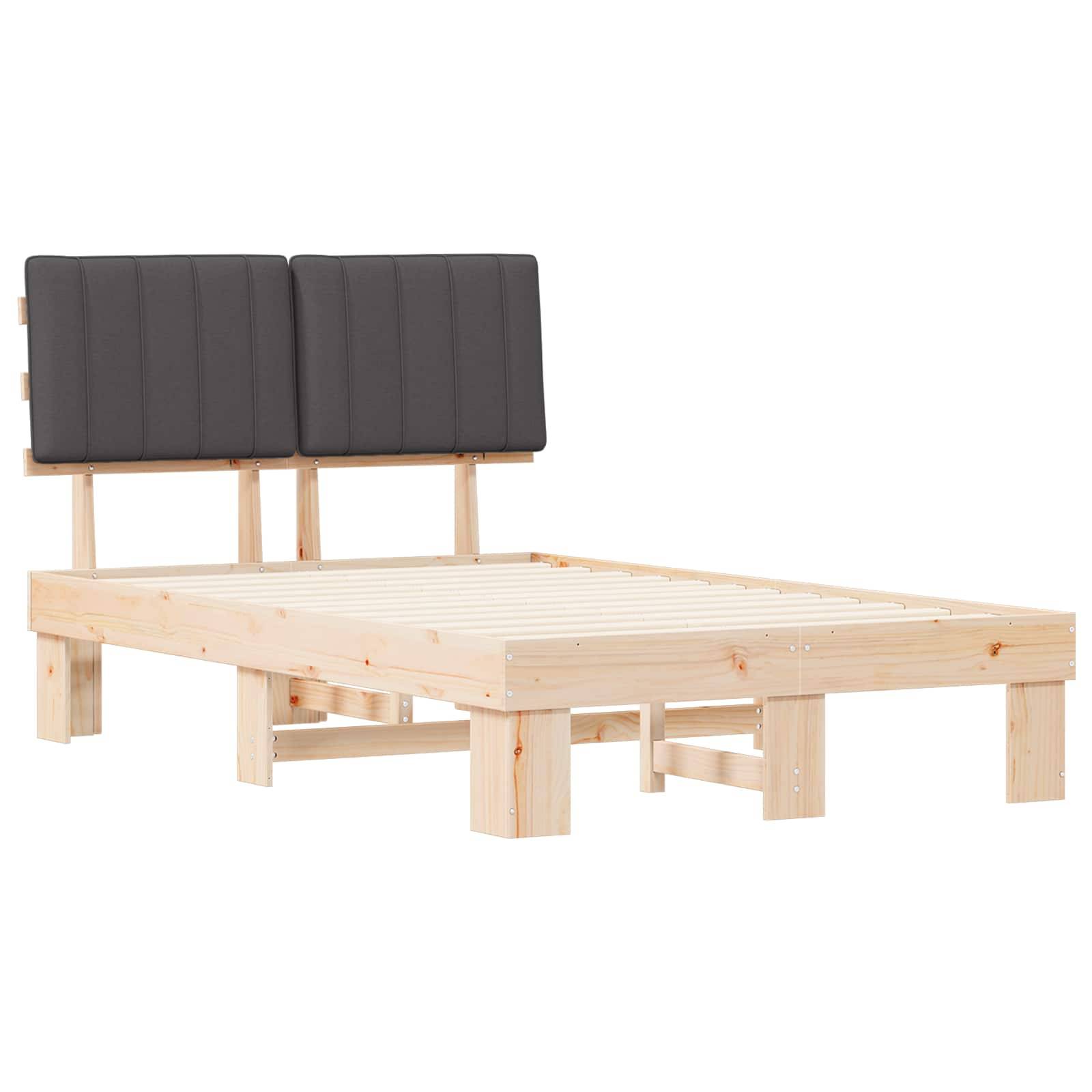 Holzbettgestell mit dunkelgepolstertem Kopfteil, das ein minimalistisches Design mit robusten Stützen und natürlicher Oberflächenbehandlung präsentiert.
