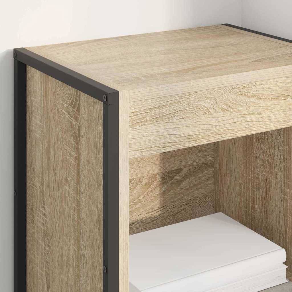Ein Holztisch mit schwarzem Metallgestell, der ein sichtbares offenes Regal mit einem Stapel weißen Papiers trägt.