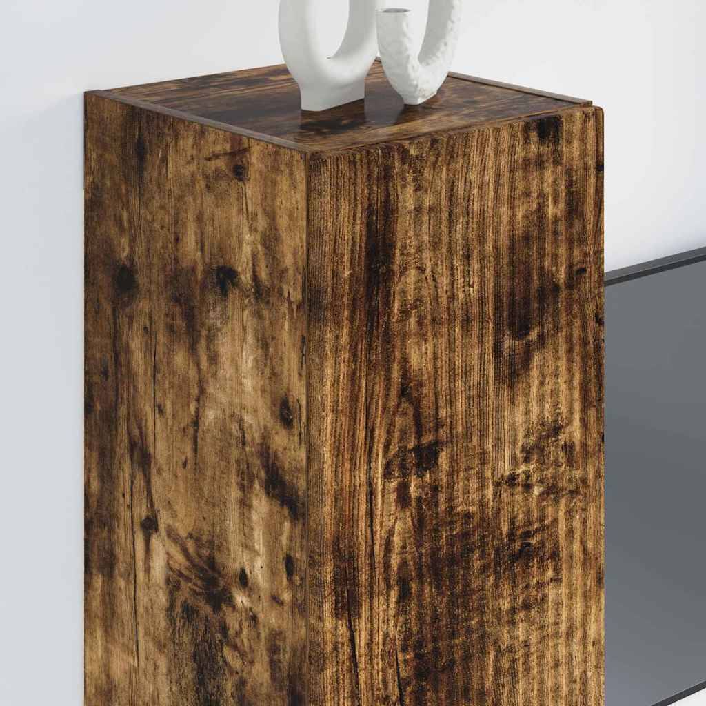 Hoher Holzsockel mit glänzender Oberfläche, gekrönt von einer weißen, abstrakten, schleifenförmigen Skulptur vor einem neutralen Hintergrund.