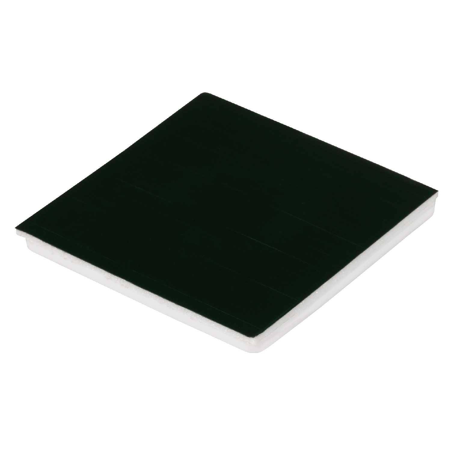 Ein schwarzes, quadratisches Klebebefestigungsschaumpad mit weißer Kante, das zur Befestigung oder Polsterung von Gegenständen verwendet wird.