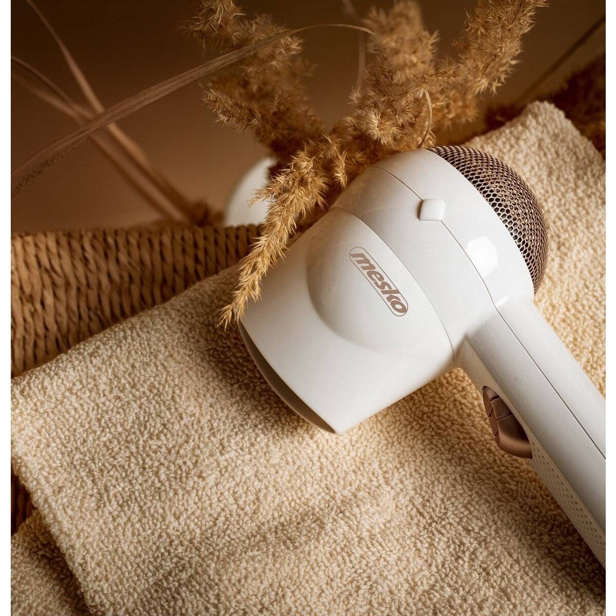 Mesko MS 2275 Haartrockner 1400 W - Föhn mit Konzentrator, 2 Stufen, Weiß/Gold