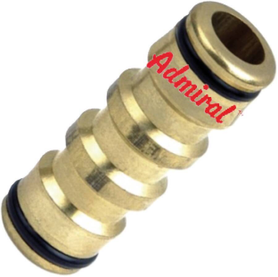Ein Messing-Doppel-Schlauchtülle mit schwarzen O-Ringen, nach links abgewinkelt, mit der Markenbezeichnung 'Admiral' in roter Schrift.