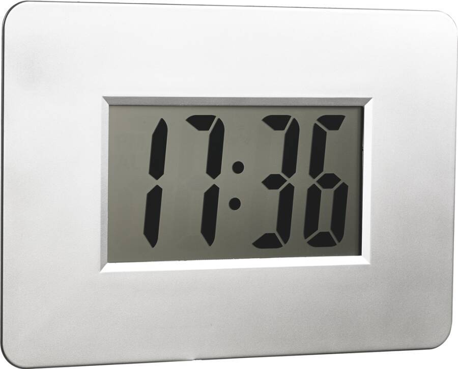 Eine digitale Uhr zeigt '17:36' auf einem weißen Hintergrund.