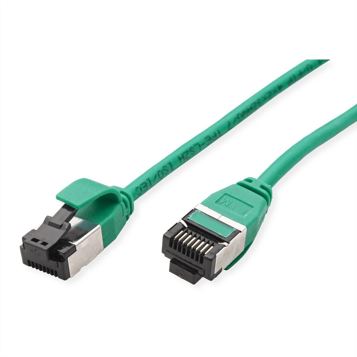 Ein grünes Netzwerk-Patchkabel mit RJ45-Steckern an beiden Enden, das für Ethernet-Verbindungen verwendet wird, vor einem einfachen weißen Hintergrund dargestellt.