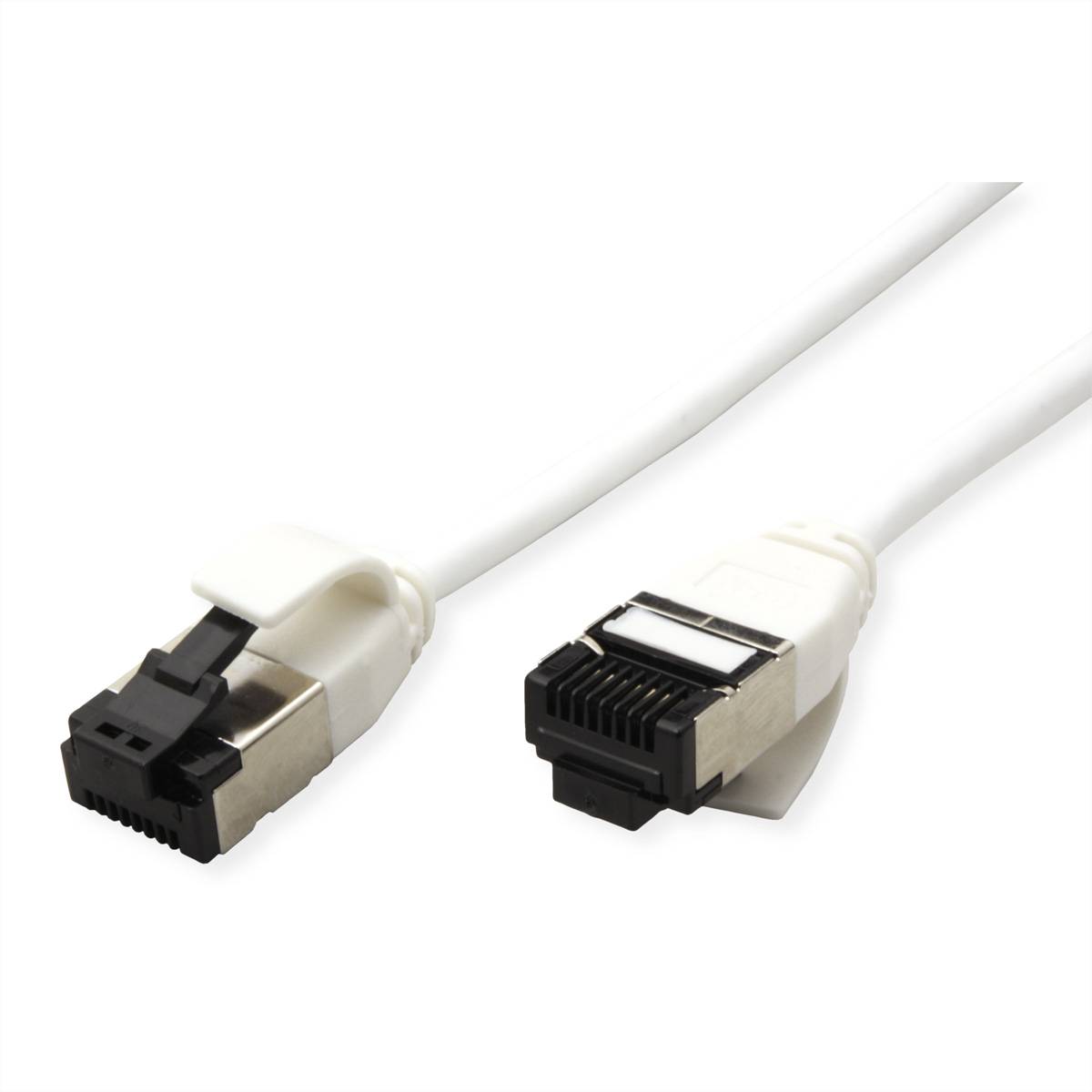 Ein weißes Kabel mit zwei verschiedenen Anschlüssen, einer silbern und einer schwarz, verwendet für Netzwerk- oder Datenübertragung.