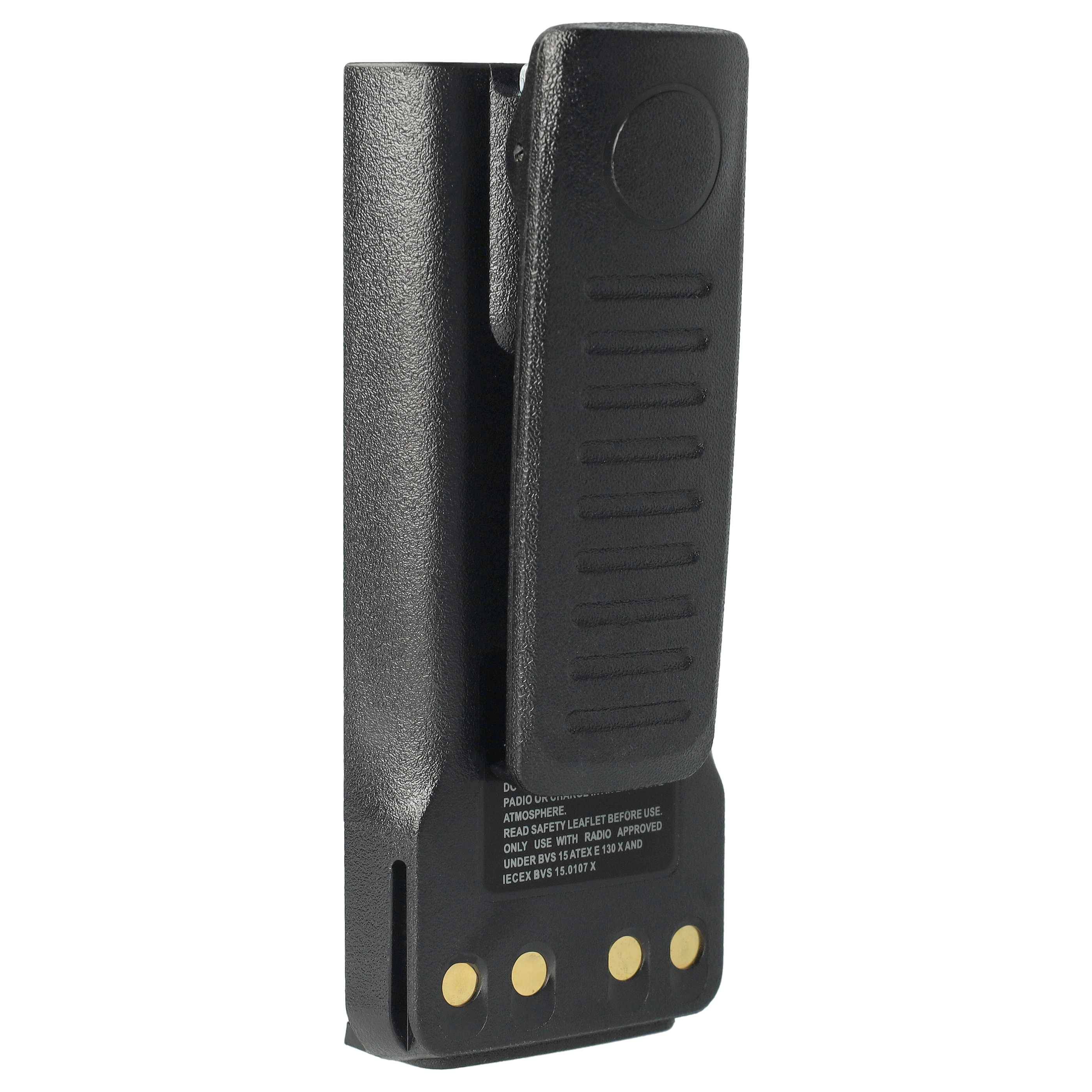 Ein schwarzer, rechteckiger Radiobatteriepack mit gerippter Textur und drei goldenen Kontaktpunkten am unteren Ende.