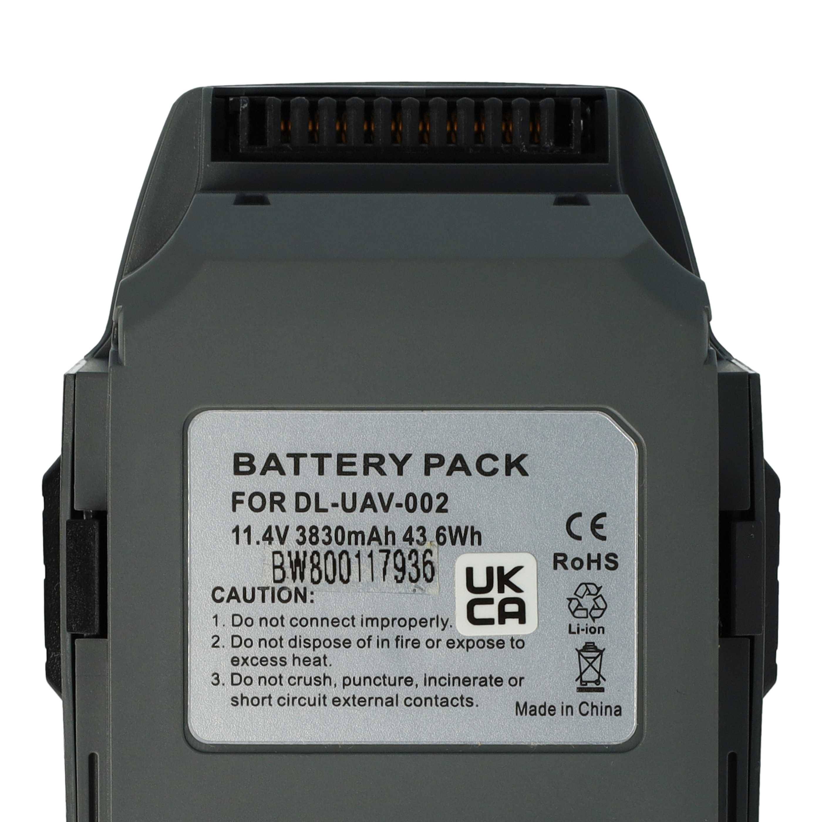 Akkupack mit der Bezeichnung 'DL-UAV-002', 11,4V, 8300mAh, 43,6Wh, mit Warnhinweisen bezüglich übermäßiger Hitze und unsachgemäßer Entsorgung. Hergestellt in China.