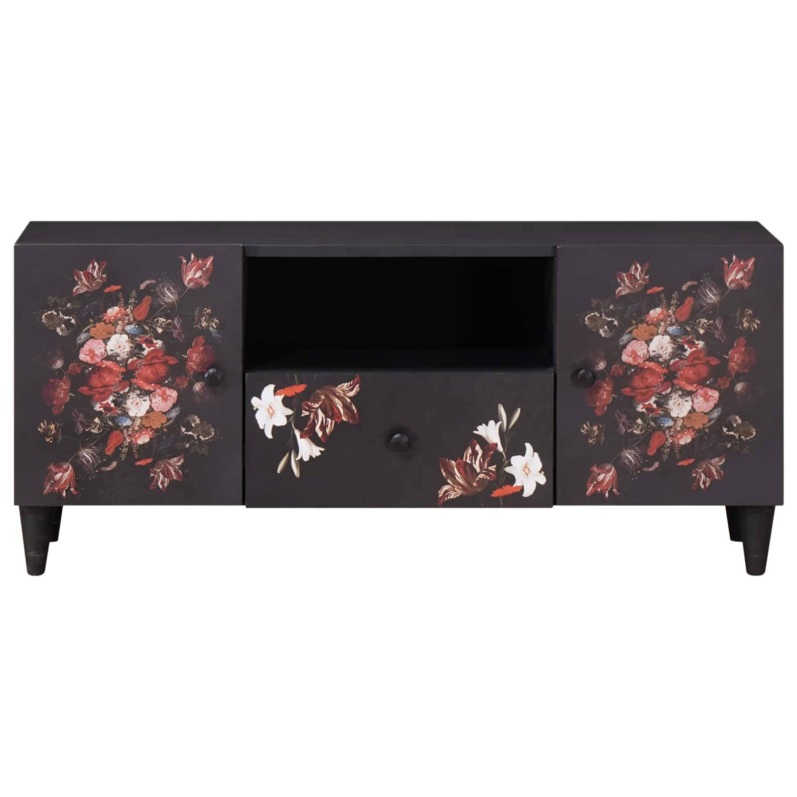 Ein schwarzer Holz-TV-Schrank mit Blumenmustern auf den Türen und einem zentralen offenen Regal, das rote, weiße und rosa Blumen zeigt.
