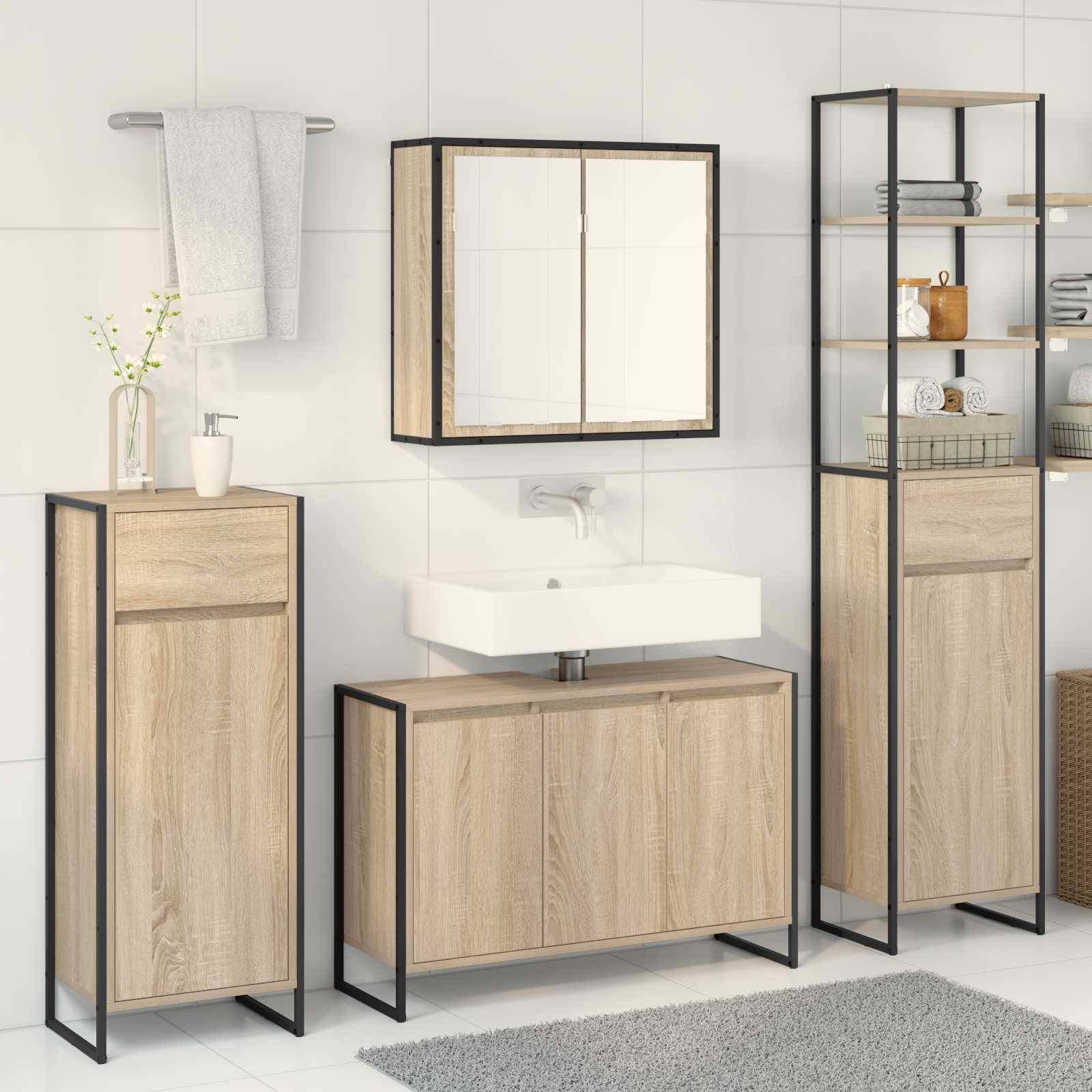 Badezimmer mit hellem Holz und schwarzen Metallarmaturen, einschließlich Waschtisch mit Spiegel, Regaleinheit und Handtuchhalter, auf weißen Fliesen.