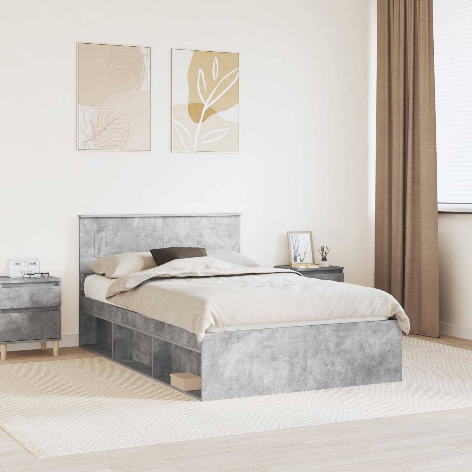 Ein modernes Schlafzimmer mit einem grauen Bett, passendem Nachttisch, beigen Wänden und einem großen Fenster mit braunen Vorhängen. Zwei abstrakte Kunstwerke hängen über dem Bett.