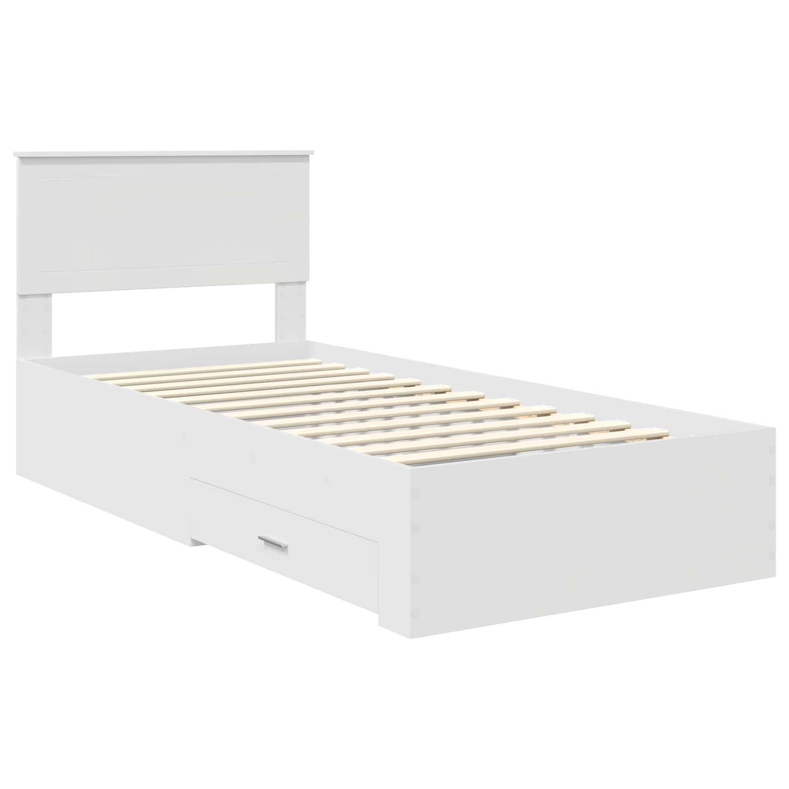Ein weißes Einzelbett mit Lattenrost und einer Schublade darunter, konzipiert für ein Kinderzimmer.