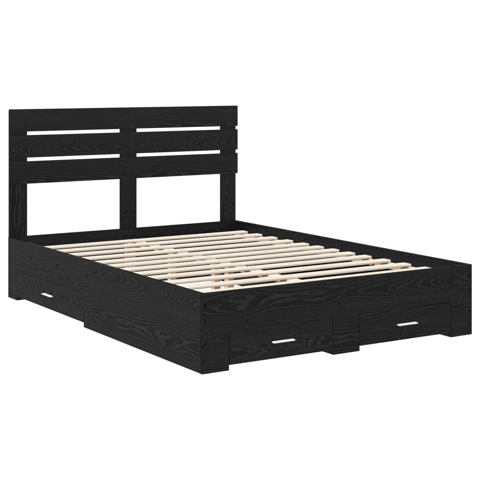 Ein Holzbettgestell in dunkler Farbe mit einem Latten-Kopfteil und Staurageschubladen darunter.