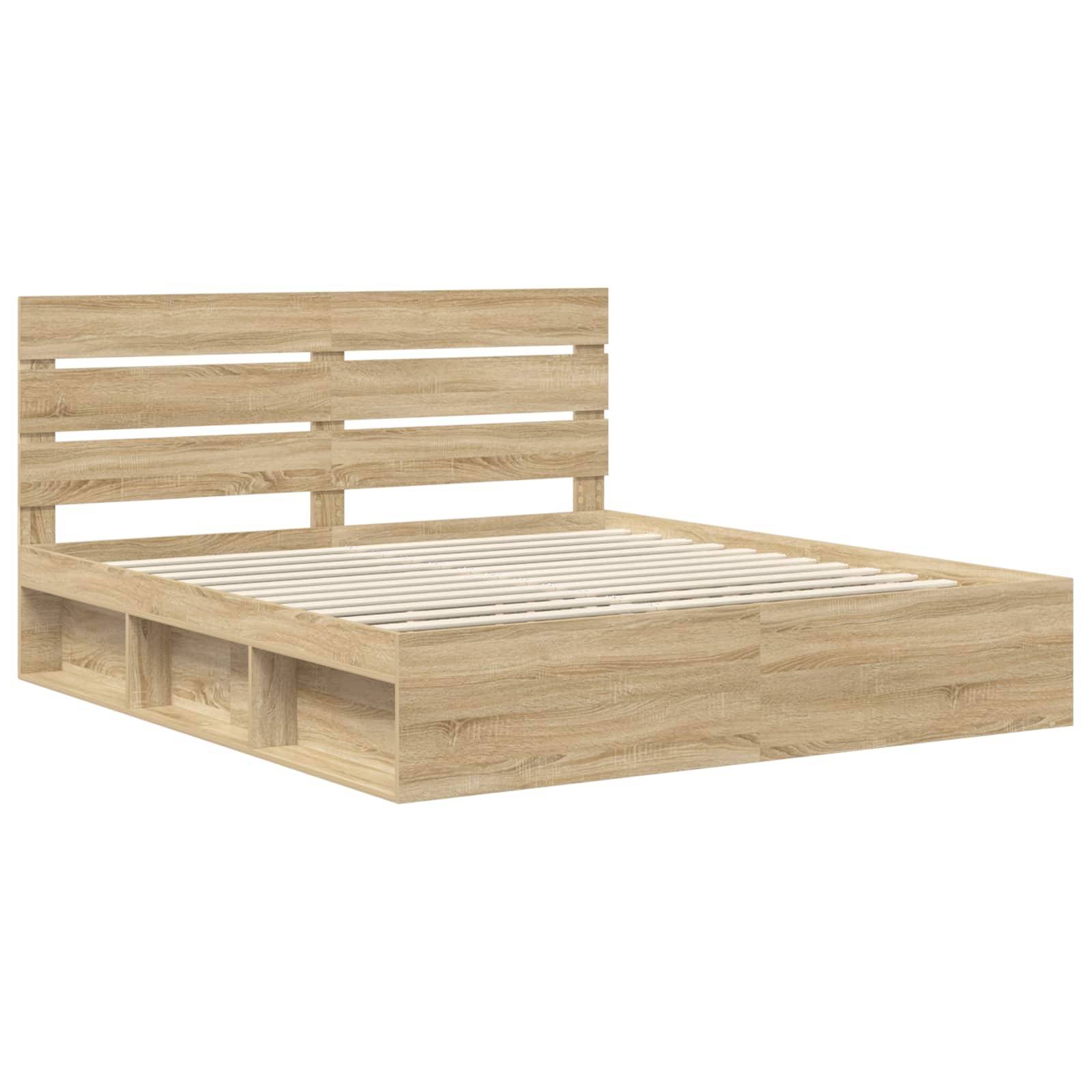 Holzbettgestell mit Lamellenkopfteil und integrierten Aufbewahrungsregalen an der Seite und am Fußende.