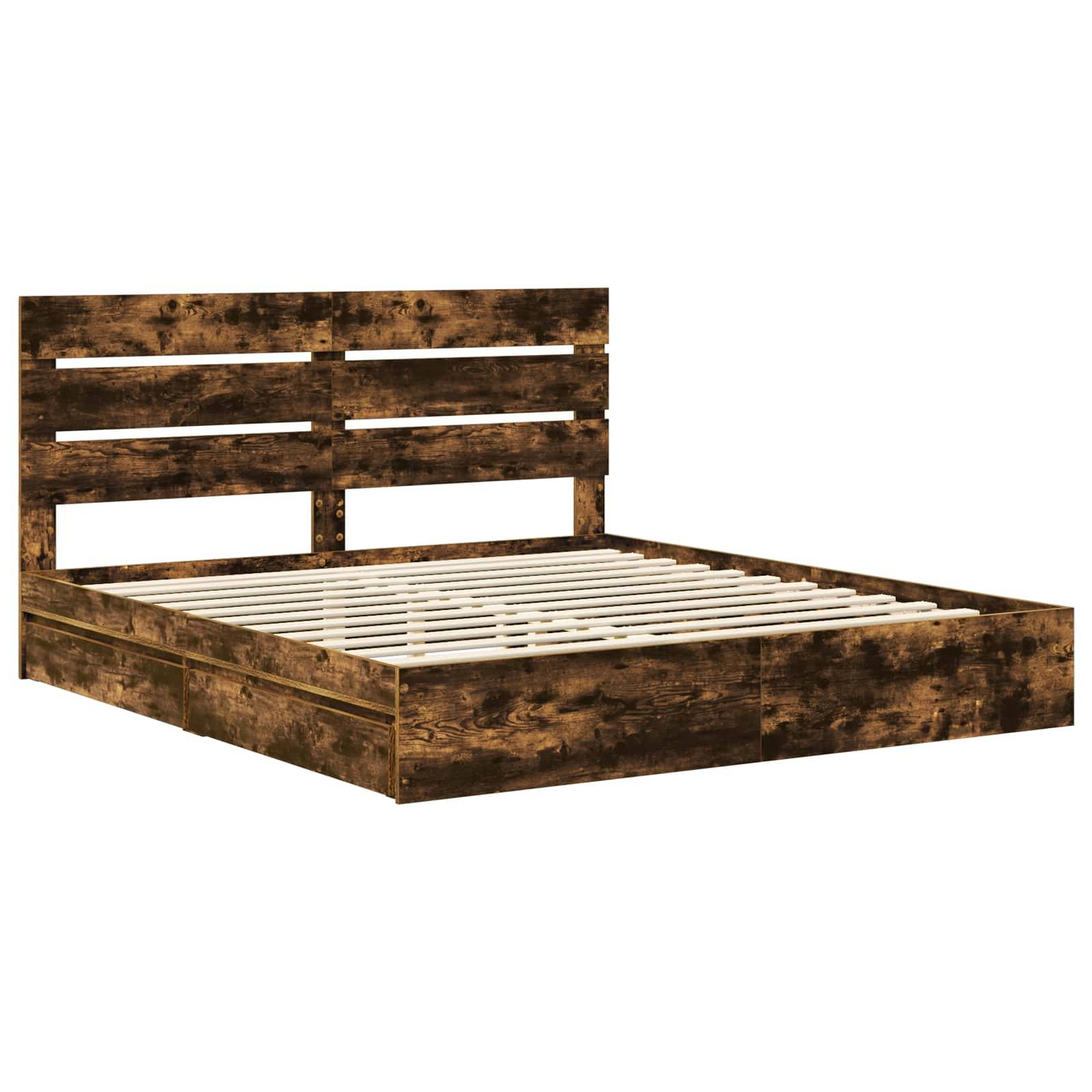 Holzbettgestell mit Lattenrost-Kopfteil und ohne Matratze, das einen rustikalen Finish und eine robuste Konstruktion zeigt.