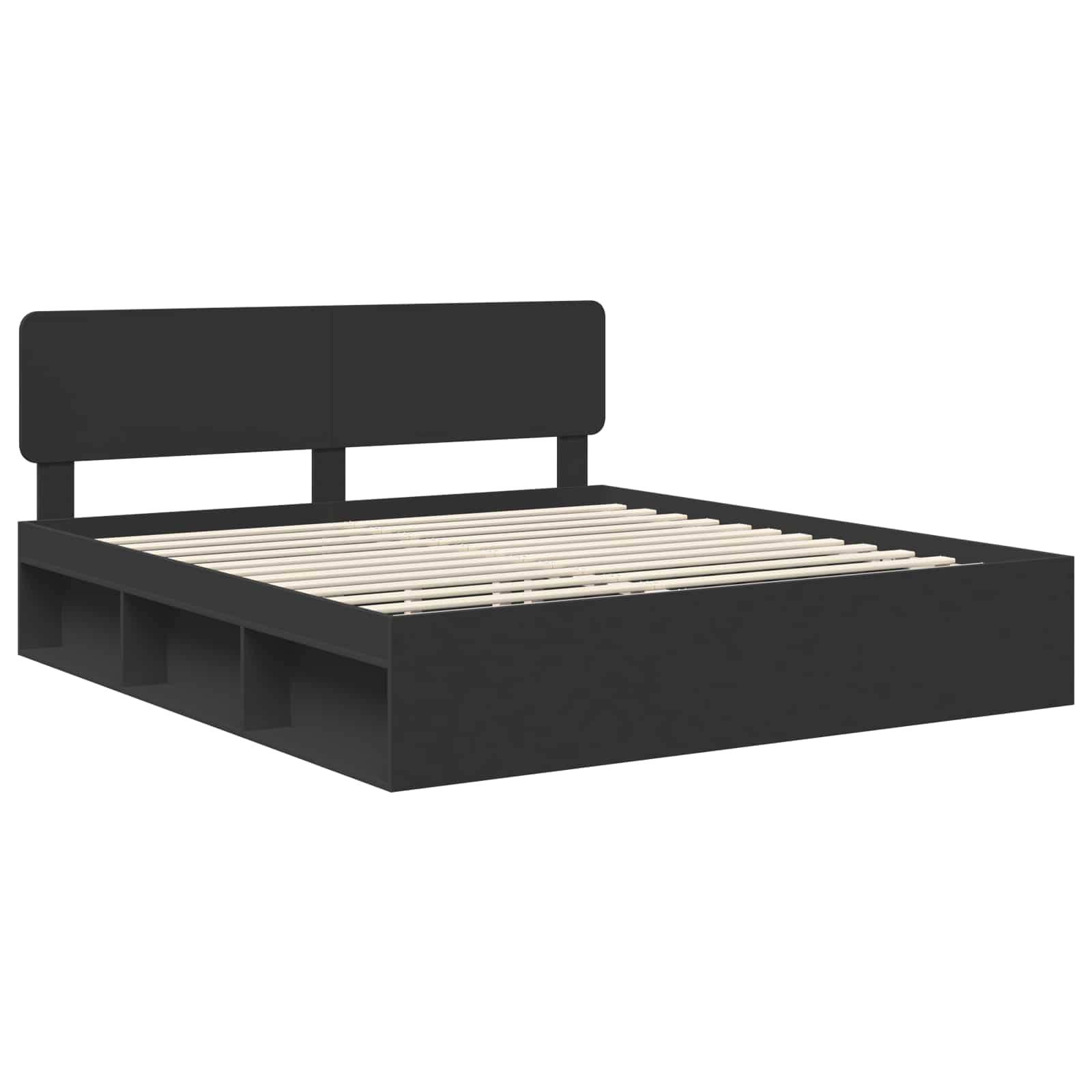 Ein schwarzes Plattformbett mit einem Lattenrost und einem Kopfteil, das auf beiden Seiten Regale zur Aufbewahrung unter dem Bett bietet.