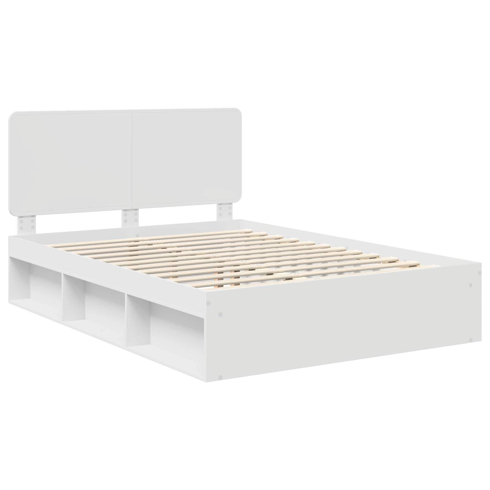 Ein weißes Plattformbett mit Stauraumregalen darunter und einem schlichten Kopfteil, von einem Winkel aus präsentiert, der sein elegantes Design hervorhebt.