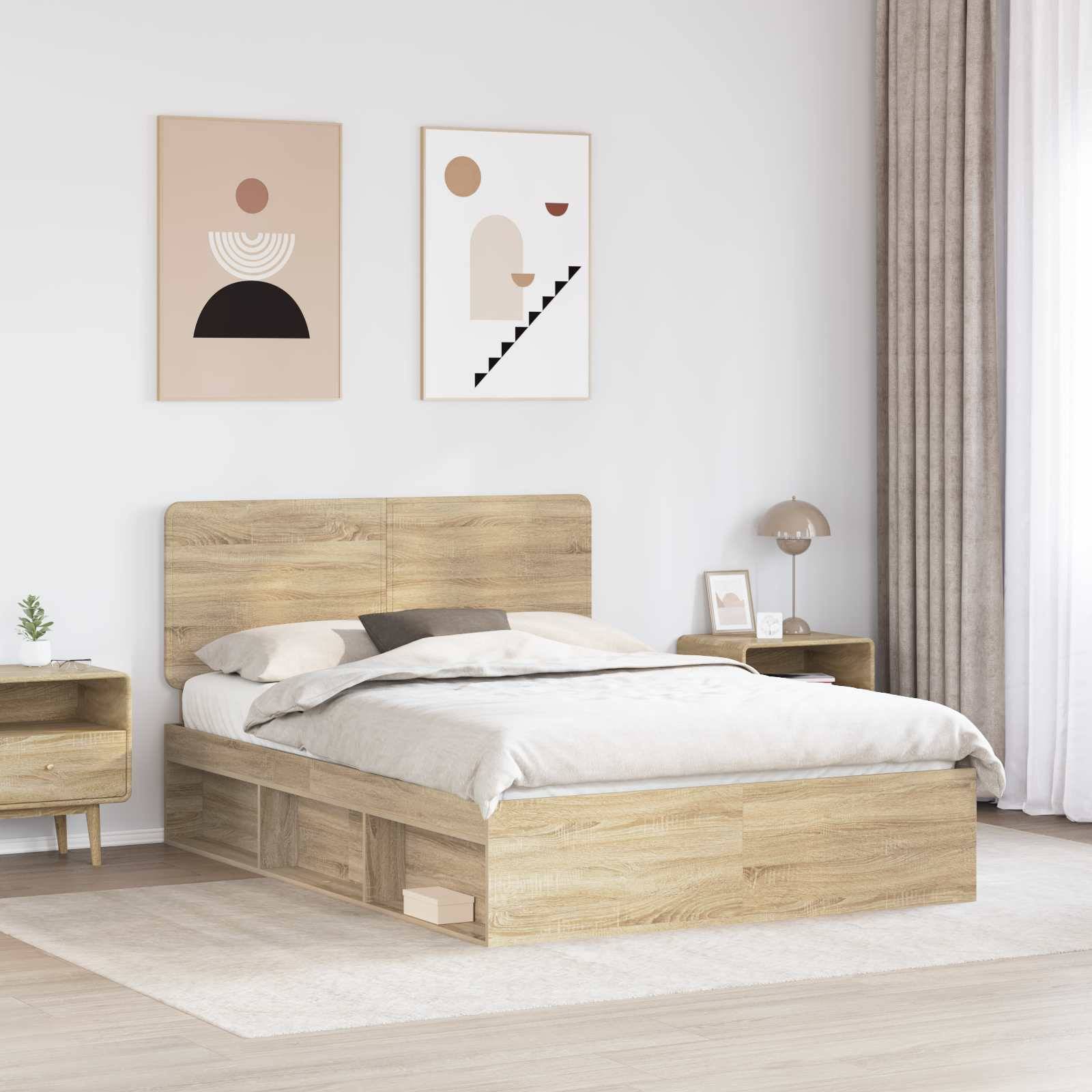 Ein modernes Schlafzimmer zeigt ein Holzbett mit beigefarbener Bettwäsche, zwei abstrakte Kunstwerke an der Wand und ein kleines Nachttischchen mit einer Lampe.
