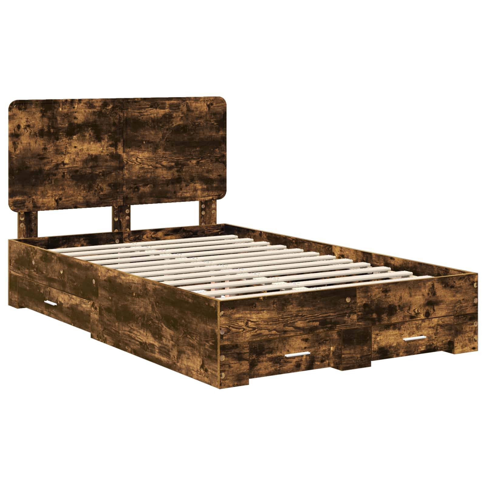 Ein Holz-Plattformbett mit rustikaler Oberfläche verfügt über einen hohen Kopfteil und eine Lattenunterlage, konzipiert für eine Matratze und Stauraum darunter.