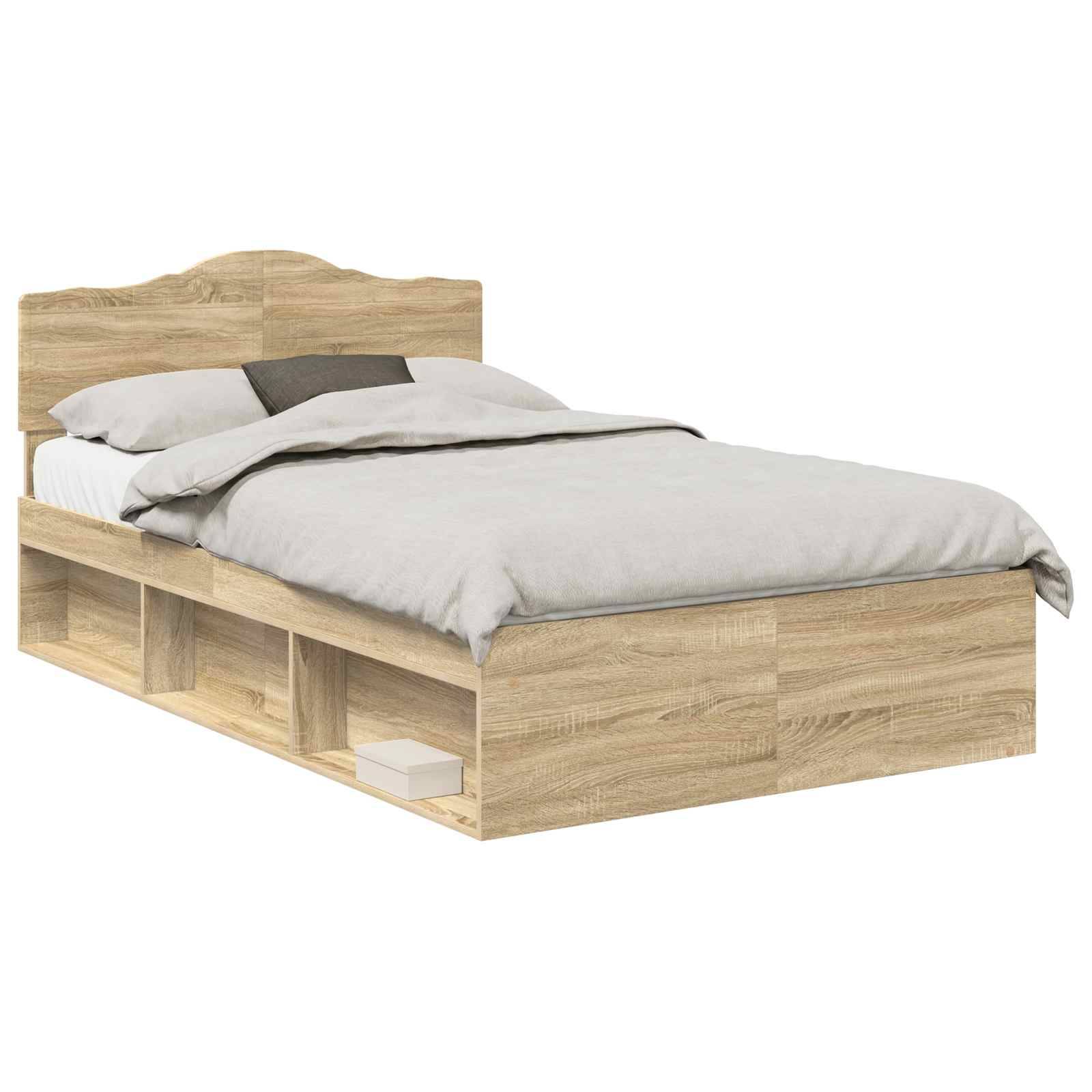 Ein Holzbettgestell mit integrierten Stauraummöglichkeiten unter dem Bett, ausgestattet mit weiß bezogener Bettwäsche, die sorgfältig darauf drapiert ist.