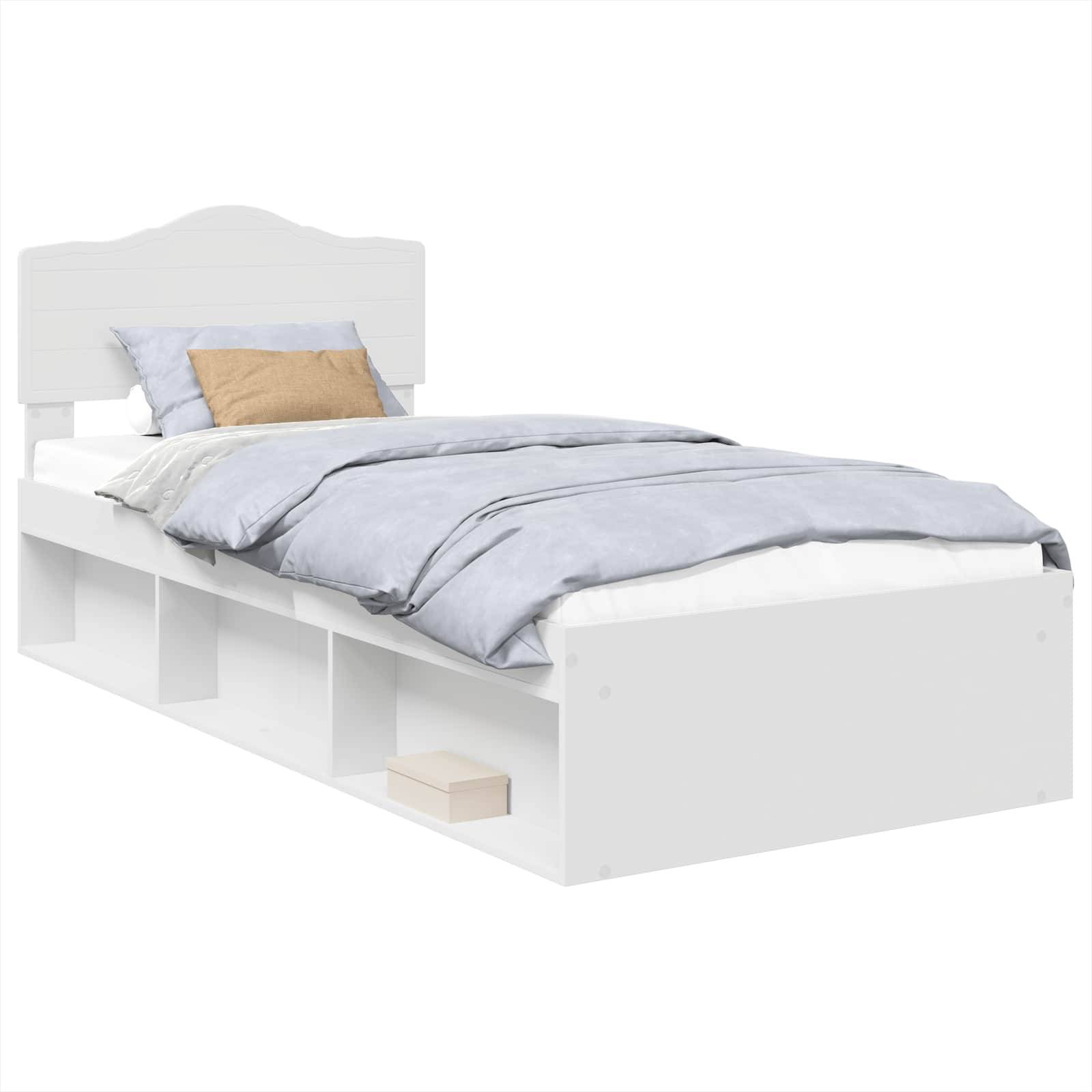 Ein weißes Einzelbett mit Kopfteil, das drei offene Stauraum-Fächer darunter aufweist und mit blauer Bettwäsche und einem Kissen ausgestattet ist.