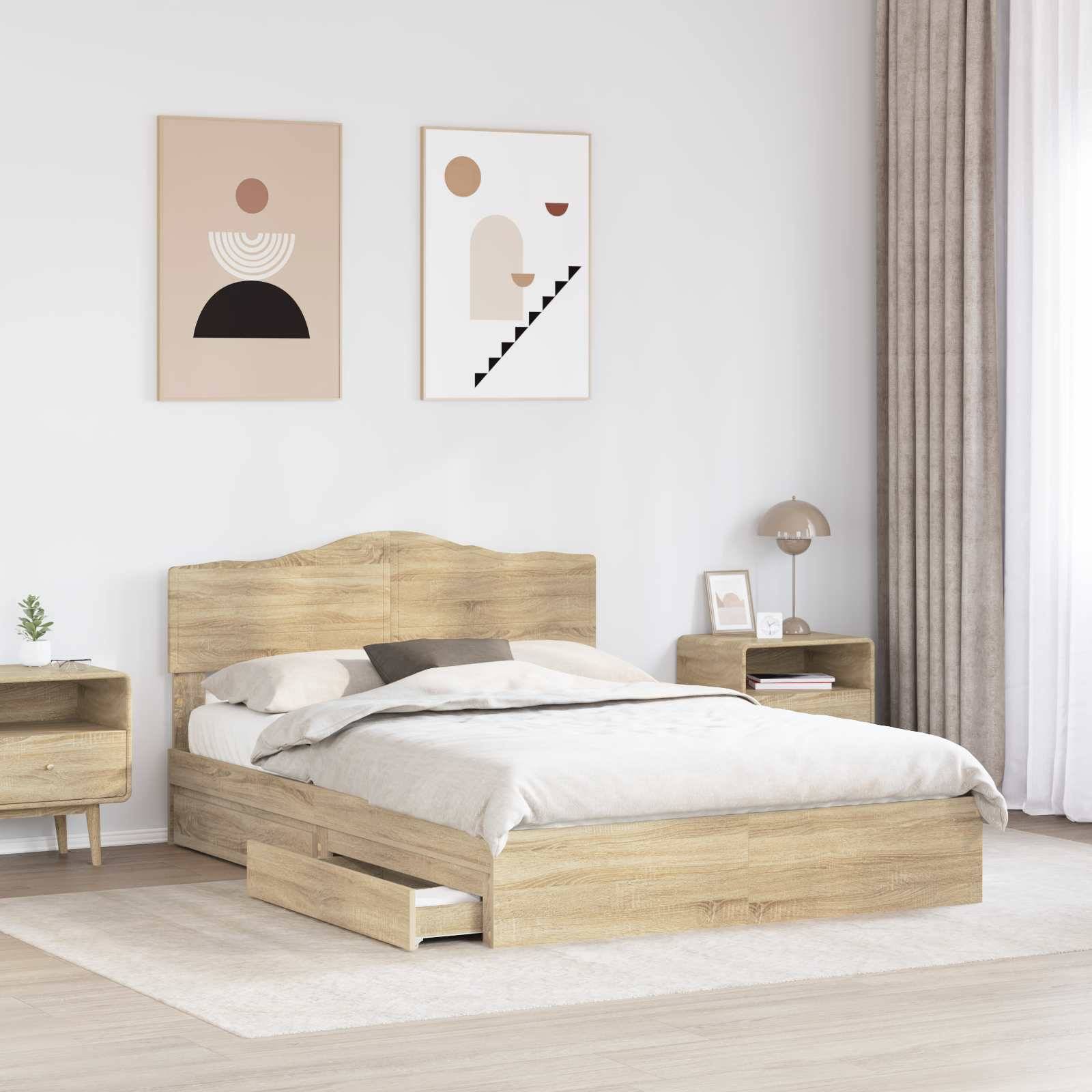 Ein minimalistisches Schlafzimmer verfügt über ein Bett aus hellem Holz mit Schubladen zum Verstauen, einen passenden Nachttisch, moderne Kunstdrucke an der Wand und eine Lampe.
