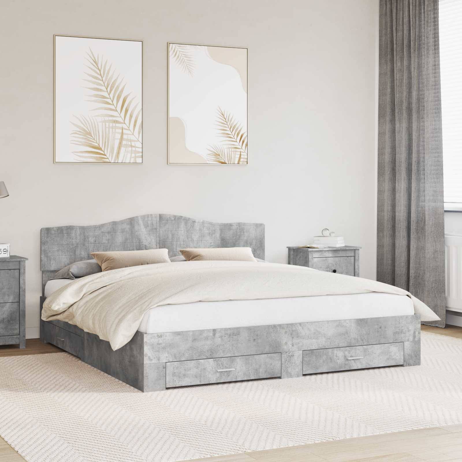 Ein gemütliches modernes Schlafzimmer mit einem grau gepolsterten Bett, weißer Bettwäsche, hellholzfarbigen Nachttischen und einfacher Wandkunst mit Pflanzenmotiven. Natürliches Licht erfüllt den Raum.
