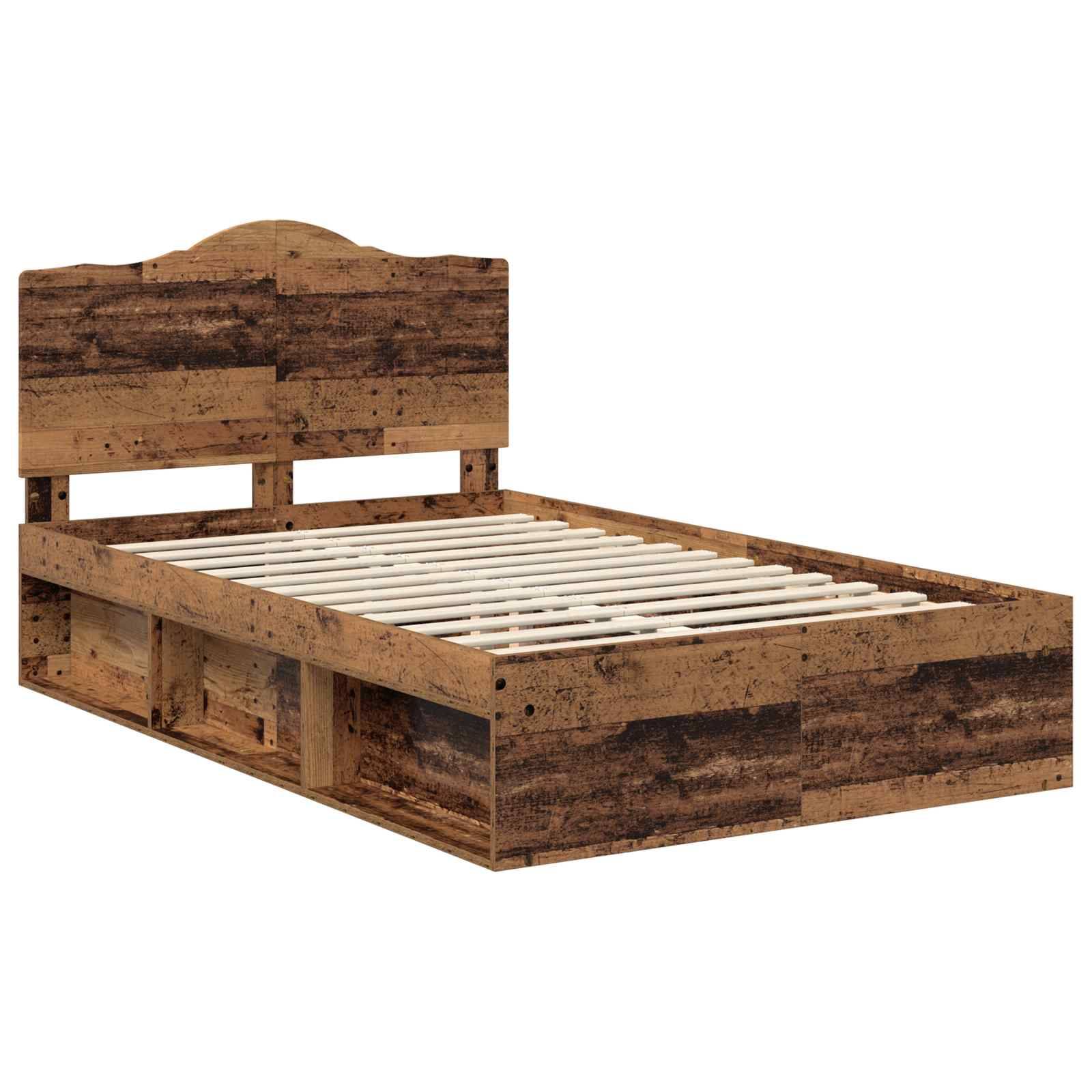 Ein Holzbettgestell mit hohem Kopfteil und integrierten Stauraummöglichkeiten darunter. Latten sind sichtbar, die dazu dienen, eine Matratze zu tragen.