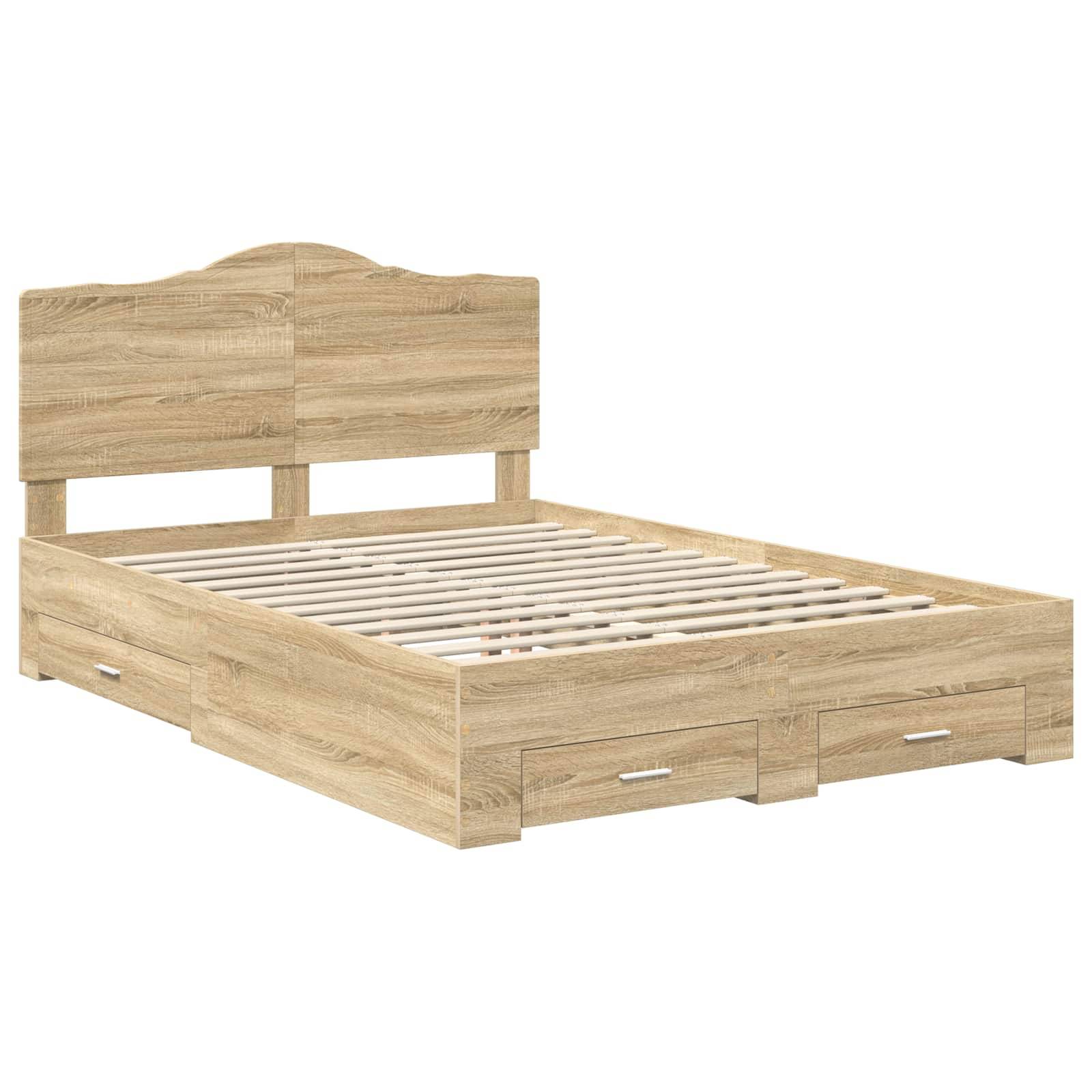 Ein Holzbettgestell mit hohem Kopfteil, Lattenrost und integrierten Staurageschubladen darunter. Die helle Holzoberfläche ist sichtbar.