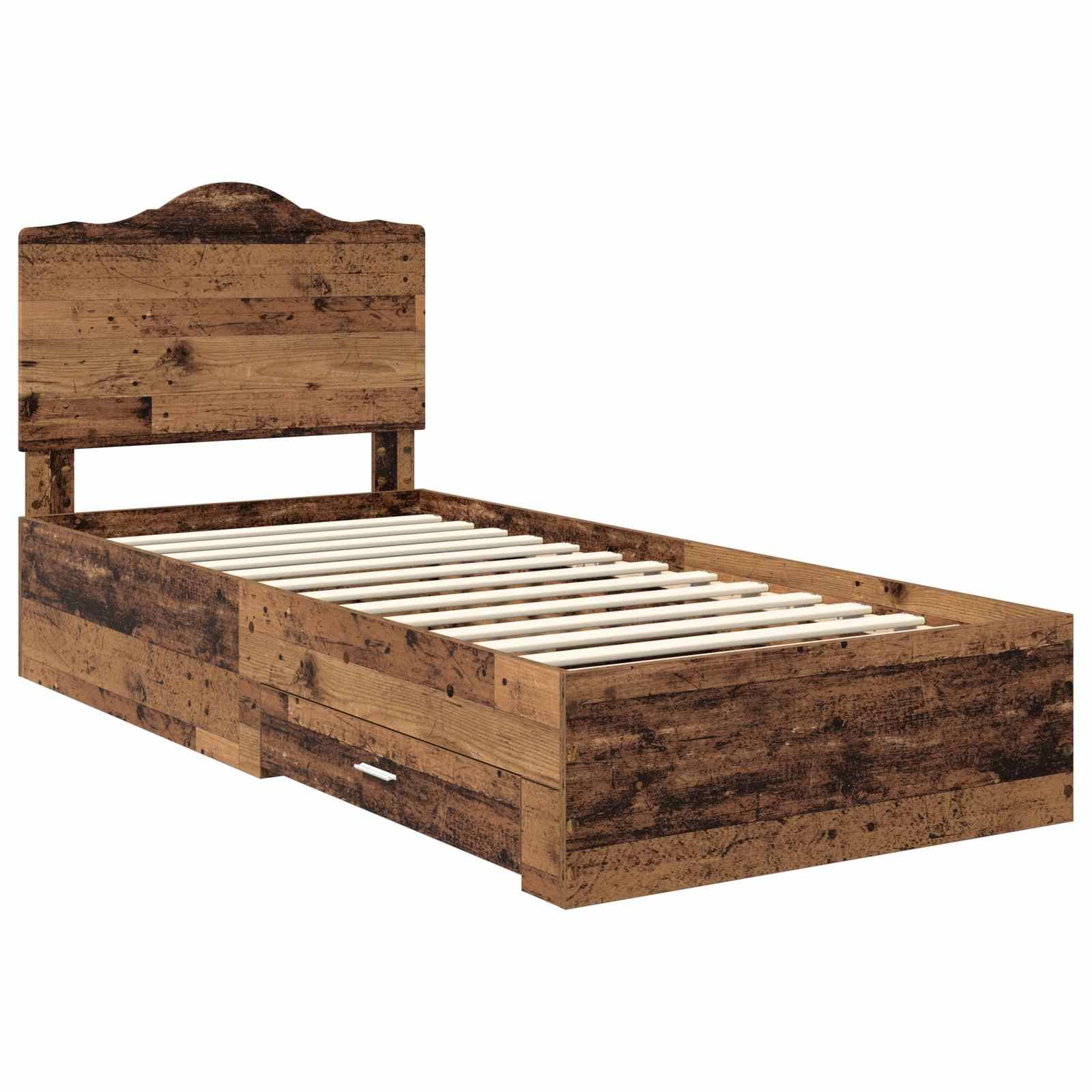 Ein rustikaler Holzbettrahmen mit hohem Kopfteil, Holzmaserung in Brauntönen und seitlich integrierten Unterbett-Schubladen.