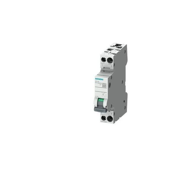 Elektrischer Schalter der Marke 'Siemens' mit einem Kipphebel in der 'EIN'-Position, verwendet zur Steuerung von Stromkreisen in Wohn- oder Gewerbegebäuden.